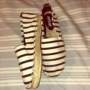 Arie American Eagle shoes